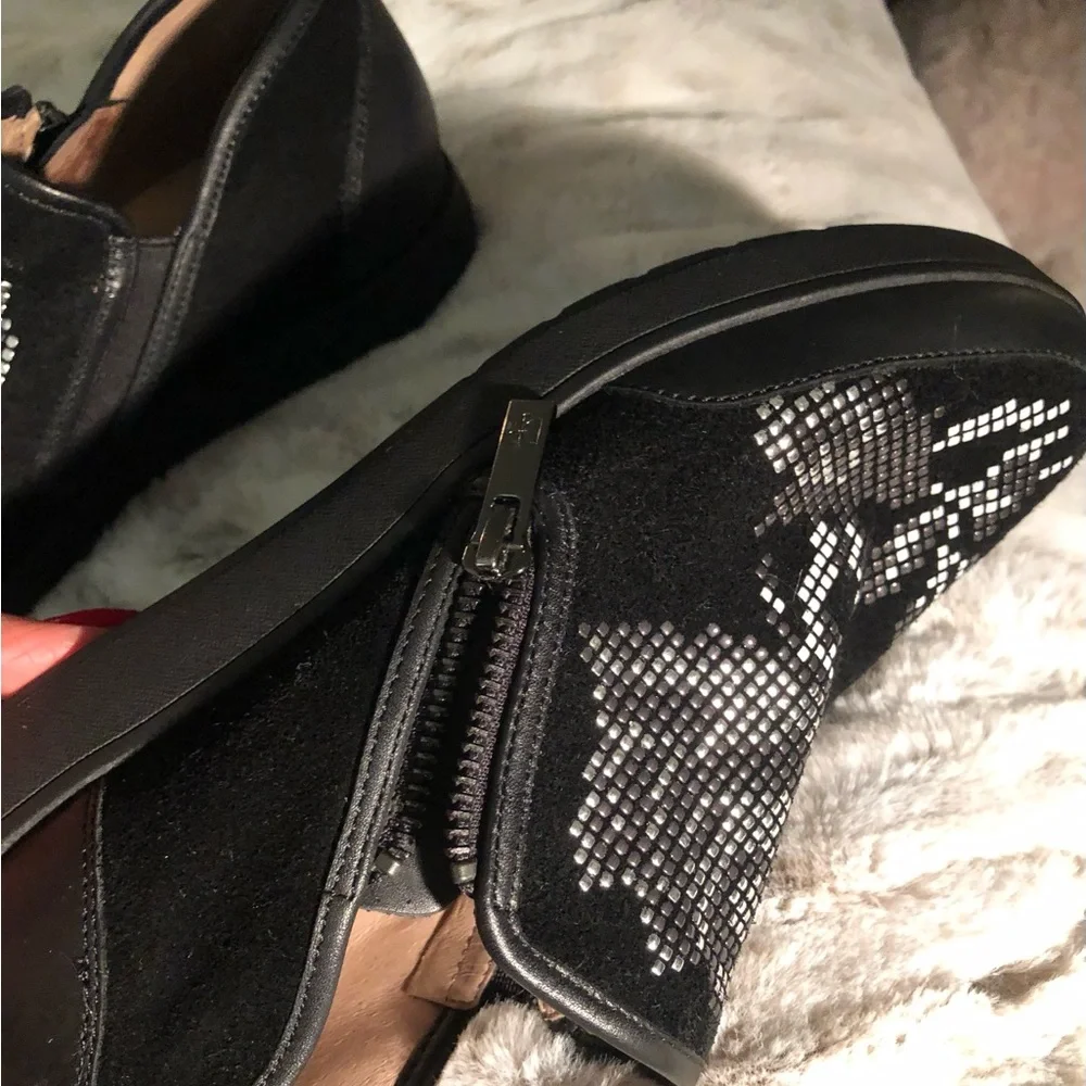 Donald J Pliner Shoes - Picture 10 of 11